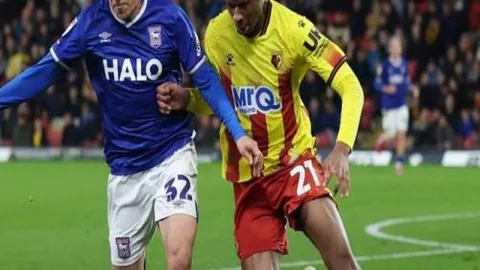 武汉长江队逆袭广州队1-2，福布斯与蔣光太共挽狂澜